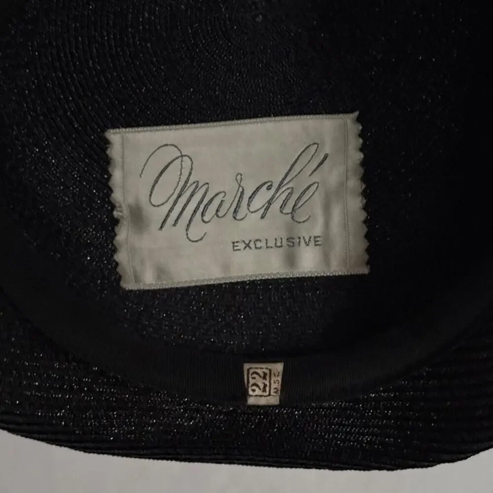 Vintage 1960s Marché Exclusive black short brimmed raffia hat cloche 3D flowers